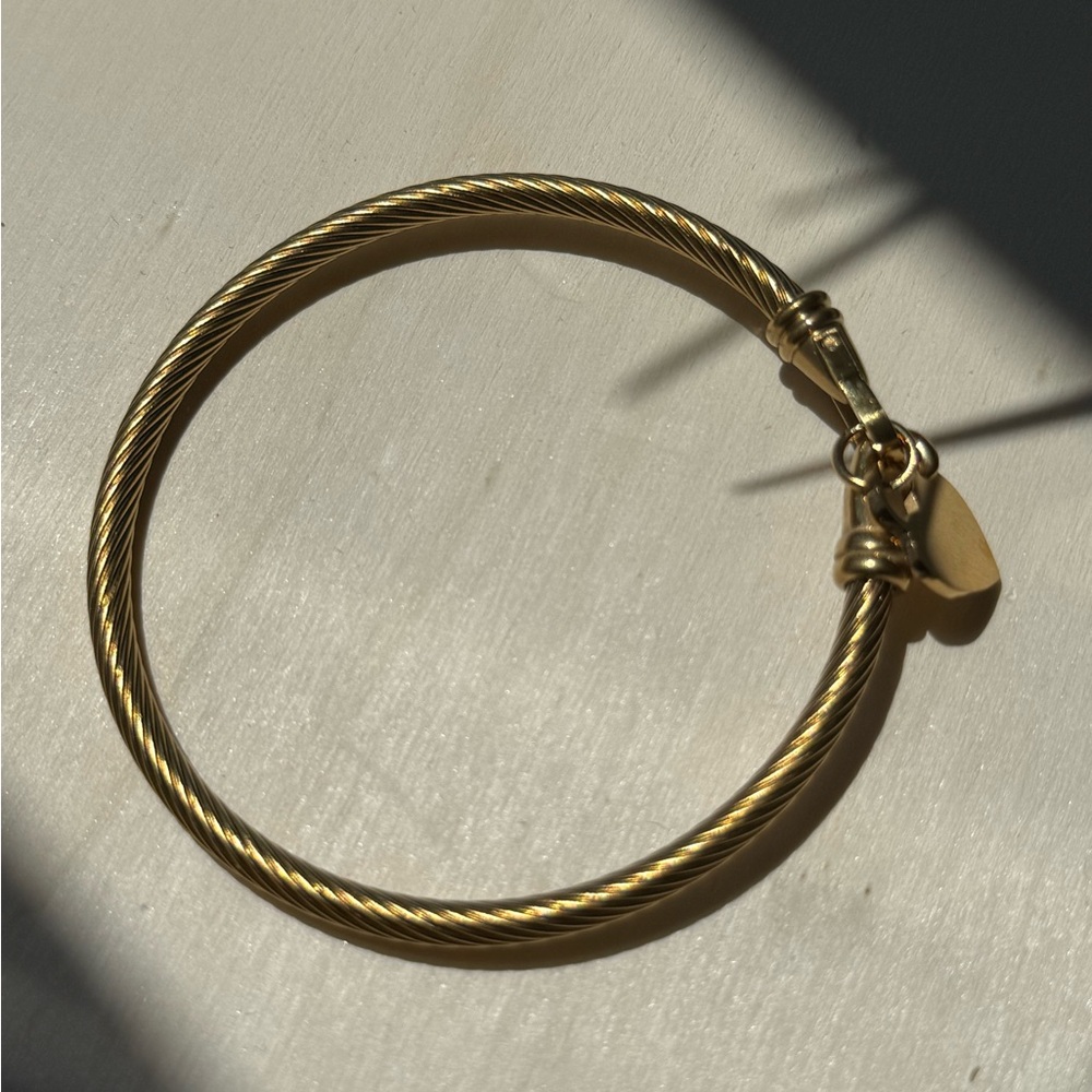 Bracelet 18K Gold Stainless Steel Heart Bangle - Picture 11 of 11